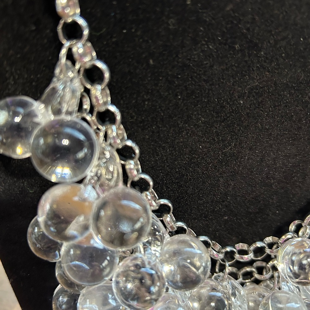 R.J. Graziano Clear Lucite Bubble Bib Necklace Silver Tone Exquisite Chain - Picture 5 of 9